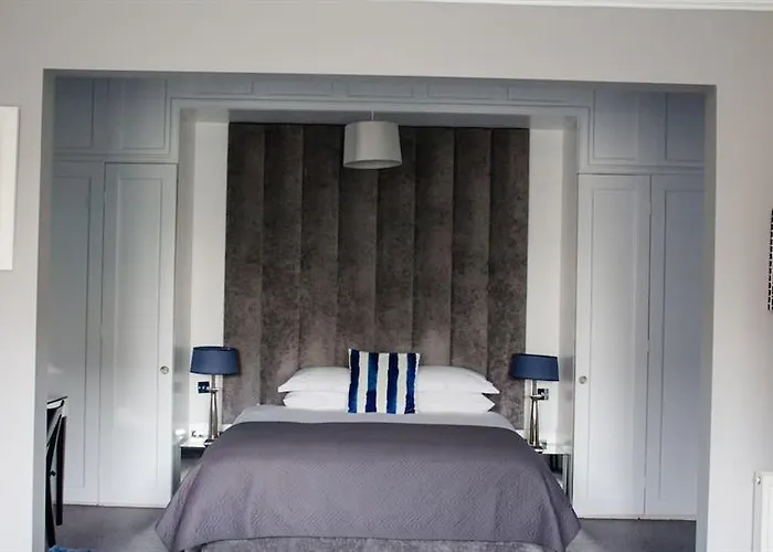 15 GlasgowBed and Breakfast